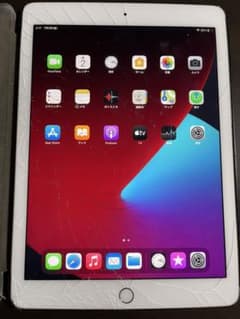 （画面割れ）iPad Air2 wifiモデル　16GB ゴールドのサムネイル