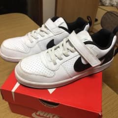 NIKE ナイキ スニーカー　kidsのサムネイル