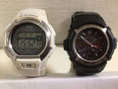 G-SHOCK デジタル腕時計 ホワイト　ブラック　2本セット　汚れありのサムネイル
