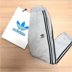 アディダス トラックパンツ グレー 新品のサムネイル