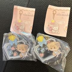 mikko Lil ala mode ふりふりアクリルキーホルダーのサムネイル