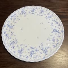 美品NARUMI ボーンチャイナ プレート 皿 花柄のサムネイル