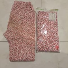 専用ユニクロ　新品未使用未開封とおまけのサムネイル