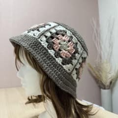 ハンドメイド　春夏　グラニースクエア　バケットハット　クロシェハット　ニット帽②のサムネイル