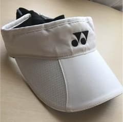 【値下げ】YONEX サンバイザーのサムネイル