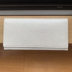 新品、蛇柄の長財布 白のサムネイル