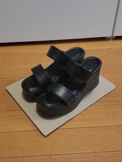 本日で出品終了 予定 値下げしました 厚底サンダルのサムネイル