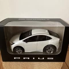 新型プリウス　プルバックカーのサムネイル