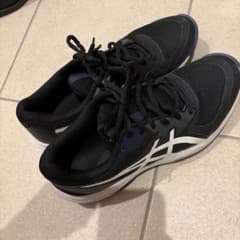 ASICS テニスシューズ ブラック ホワイトのサムネイル