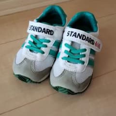 e.a.Bのスニーカーのサムネイル