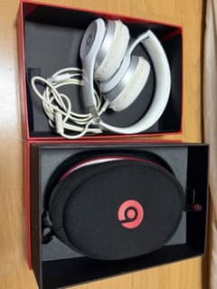 ​Beats solo2 有線ヘッドホン【動作確認済】ケース付き 外箱ありのサムネイル