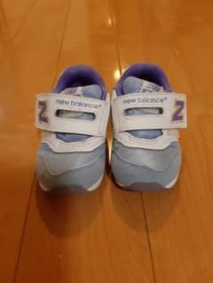 new balance　13センチ　スニーカー　ブルー&パープルのサムネイル