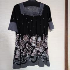 花柄刺繍 スクエアネック チュニック 半袖のサムネイル
