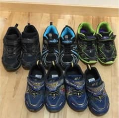 eccaさん専用男児用スニーカー瞬足のサムネイル