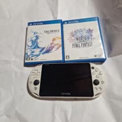 PS Vita 本体 ホワイト ソフト2本セットのサムネイル