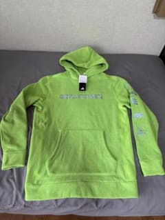 アディダス EPW グラフィック フリース 長袖フーディー 定価16,500円 アディダス EPW グラフィック フリース 長袖フーディー 定価16,500円