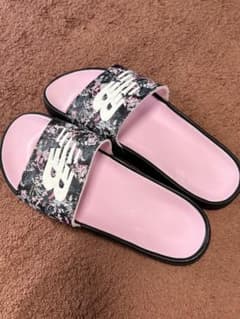 New Balance スポーツサンダル ブラック ピンクのサムネイル