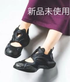 新品•室内試着のみ！タグ付き　リーボック　サンダル　スニーカー　Reebokのサムネイル