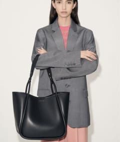 サークルハンドル トートバッグ CHARLES&KEITH チャールズ＆キースのサムネイル
