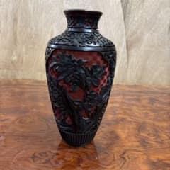 黒赤彫刻花模様花瓶 中国 堆黒 0117o46 - メルカリ