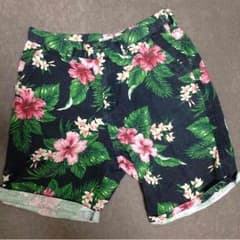 ショートパンツのサムネイル