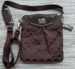 COACH ブラウン ショルダーバッグのサムネイル