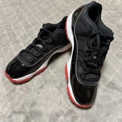 NIKE AIR JORDAN 11 LOW ブラック レッドのサムネイル