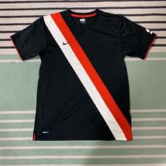 NIKE ナイキ Tシャツ　サッカーのサムネイル