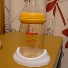 ピジョン哺乳瓶のサムネイル