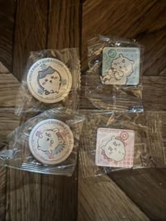 ちいかわ くら寿司 コラボ 缶バッジ マグネット 4種セットのサムネイル
