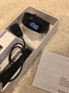 最最終値下げ【Fitbit】charge 3 ブラックのサムネイル