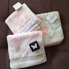 タオルハンカチ ３枚セット　LAURA ASHLEY・HANAE MORI他1点のサムネイル