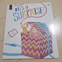 It's a SURPRISE! 英語絵本のサムネイル