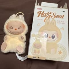 ラブブ LABUBUのサムネイル