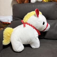 馬のぬいぐるみ 中型 赤いバンダナ付きのサムネイル