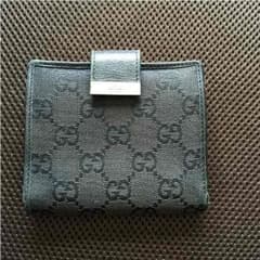 GUCCI 二つ折り財布のサムネイル