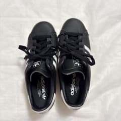 adidas/スニーカー/ブラック/24cm/EE8901のサムネイル