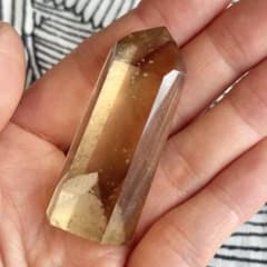 ファントムクォーツ 龍脈水晶 5cm 天然石 クォーツ 六角柱 原石 Dのサムネイル