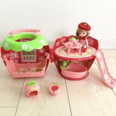 3才のリカちゃんといちごのおへやのサムネイル