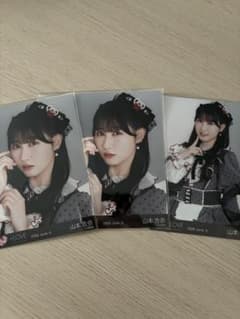 LOVE 山本杏奈 生写真 2026 レコ大衣装 コンプ - メルカリ