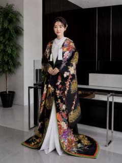 ⚫︎中古⚫︎色打掛⚫︎黒地⚫︎個性的な裾⚫︎二重薄手のフキ綿仕様 