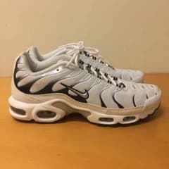 Nike Tnのサムネイル