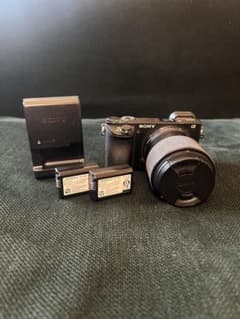 Sony α6500ミラーレス一眼カメラ本体+SIGMA 30mm単焦点レンズ - メルカリ