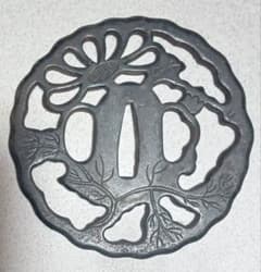 鉄地菊透鍔 時代鍔 - メルカリ