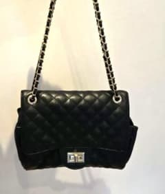 ブラックキルティングレザーショルダーバッグ