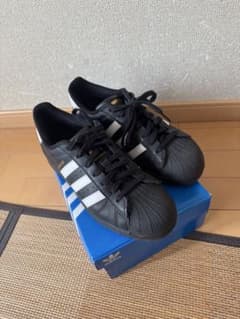 adidas Superstar ブラック スニーカーのサムネイル