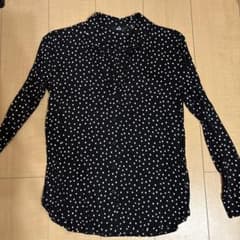 UNIQLO ブラック ドット柄 シャツ Sのサムネイル