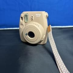 富士フィルム instax mini 8+ ベージュ チェキ　本体のサムネイル