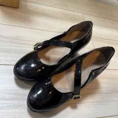 ストラップパンプス ブラック エナメル調 Lサイズのサムネイル