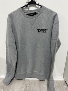 Deus トレーナーのサムネイル